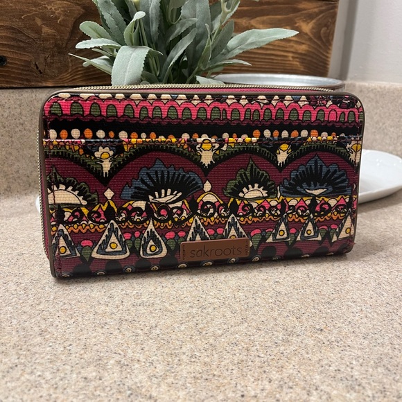 Sakroots Large Zip Wallet - Picture 2 of 4